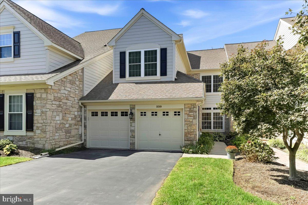 220 Greenbriar Dr, West Chester, PA 19382 photo