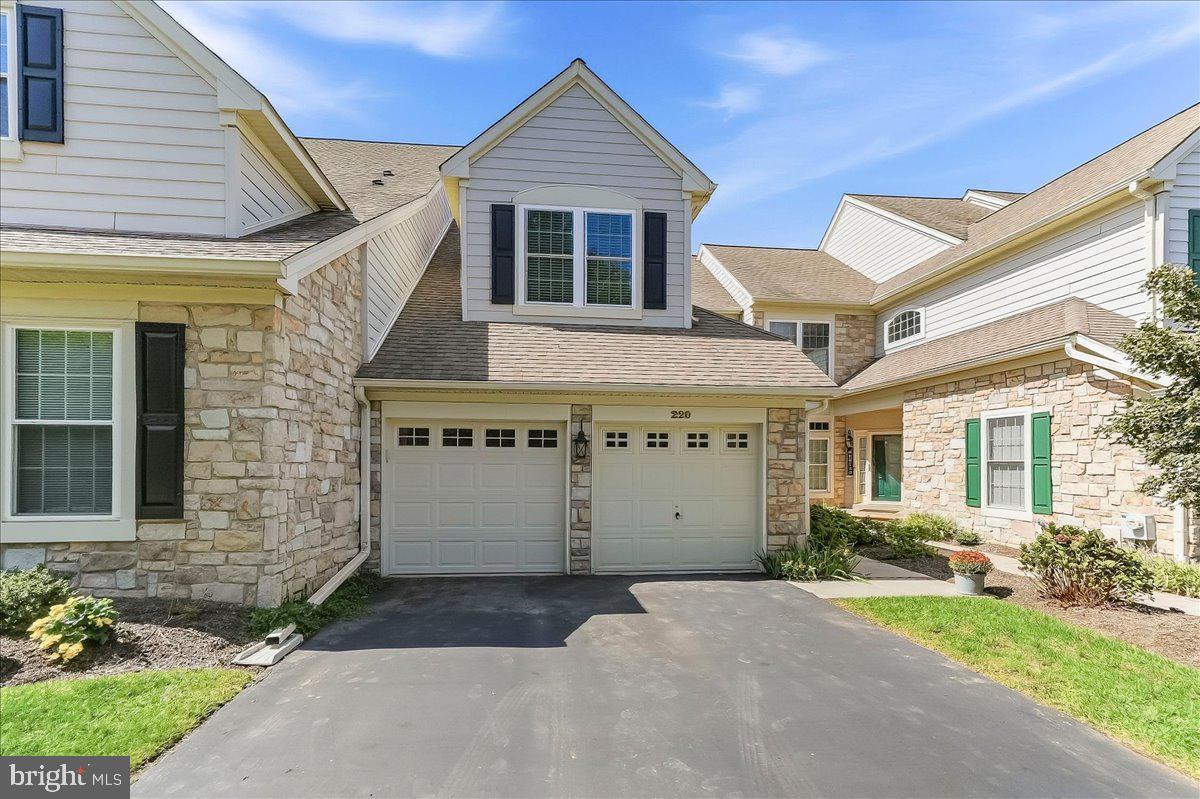 220 Greenbriar Dr, West Chester, PA 19382 photo