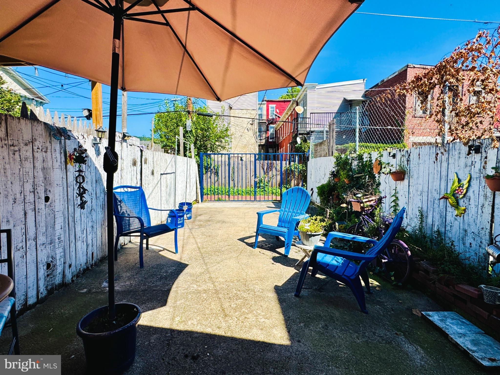 239 Pearl St, Reading, PA 19602 photo