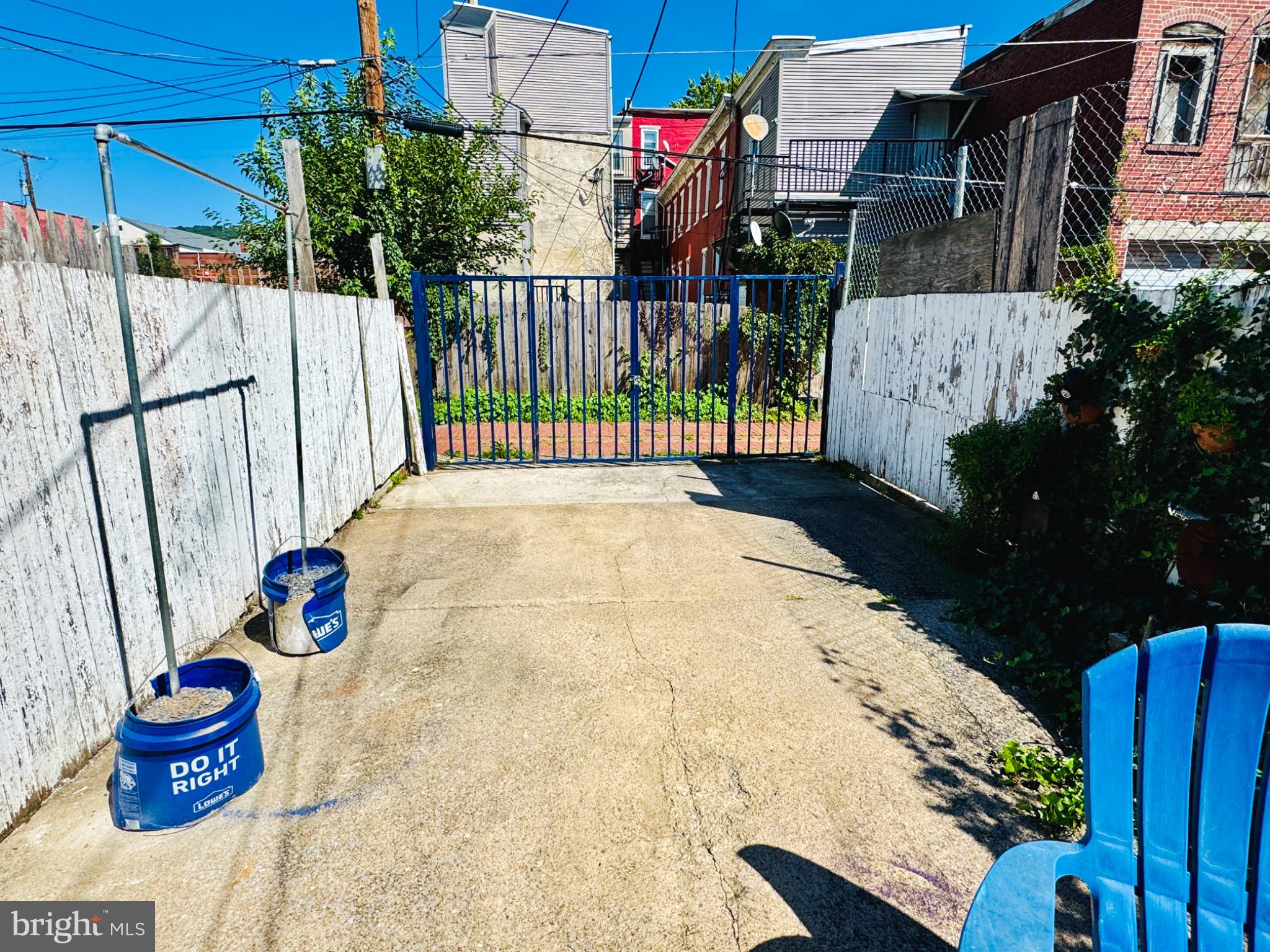 239 Pearl St, Reading, PA 19602 photo