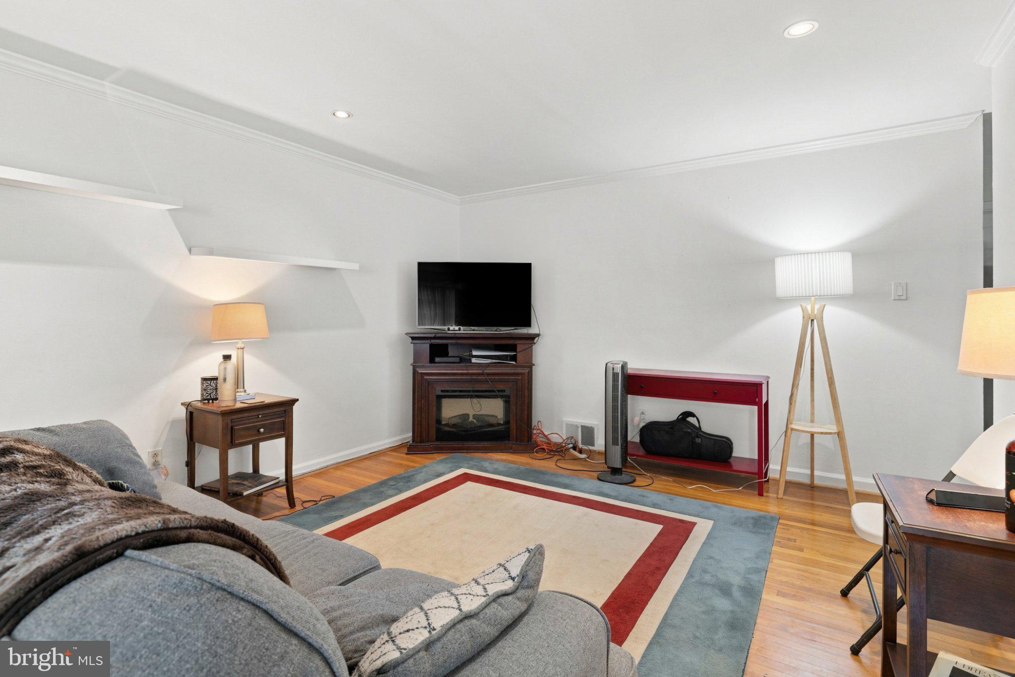3711 Mimi Circle Cir, Philadelphia, PA 19131 photo