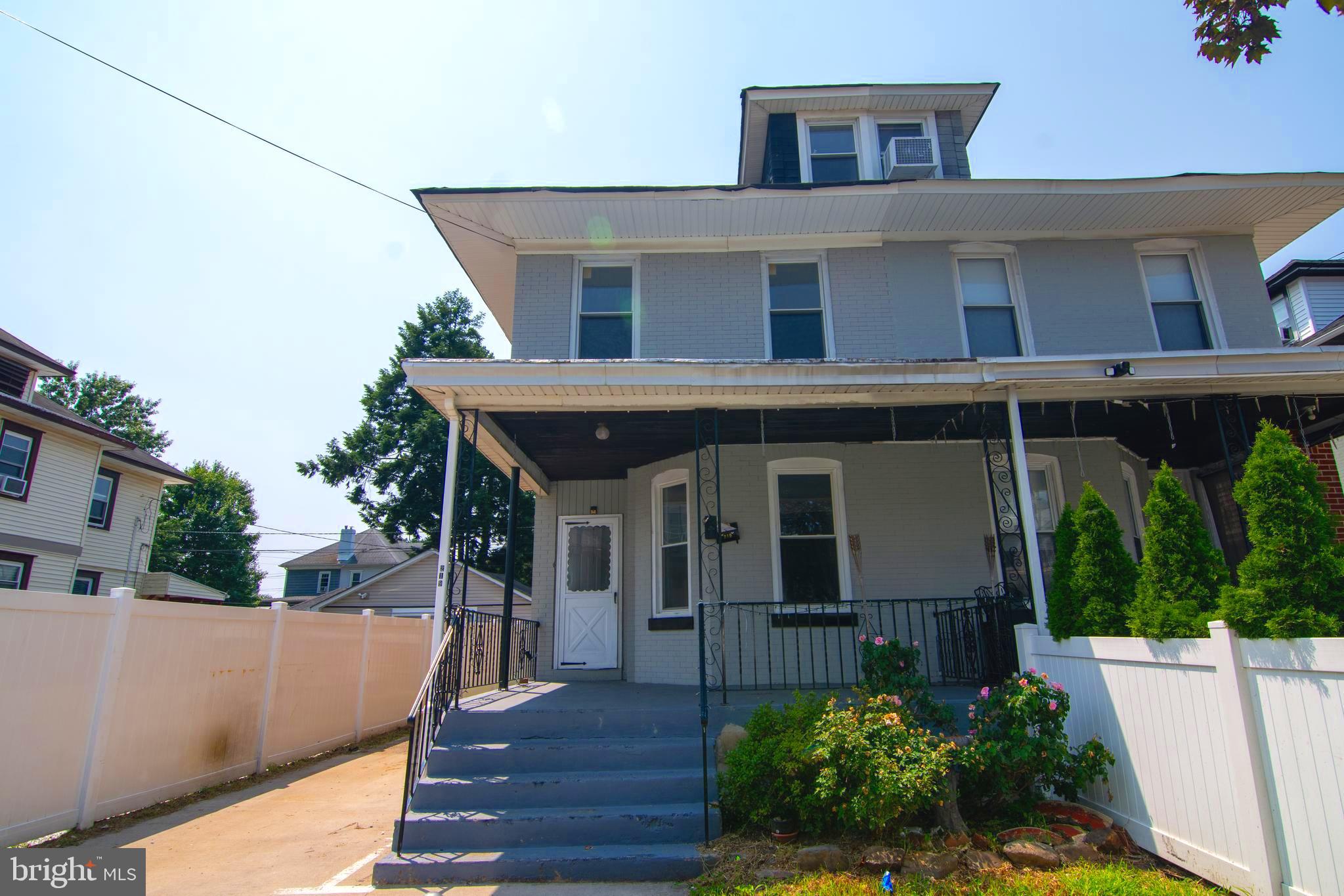 219 Park Ln, Hampton, NJ 08609