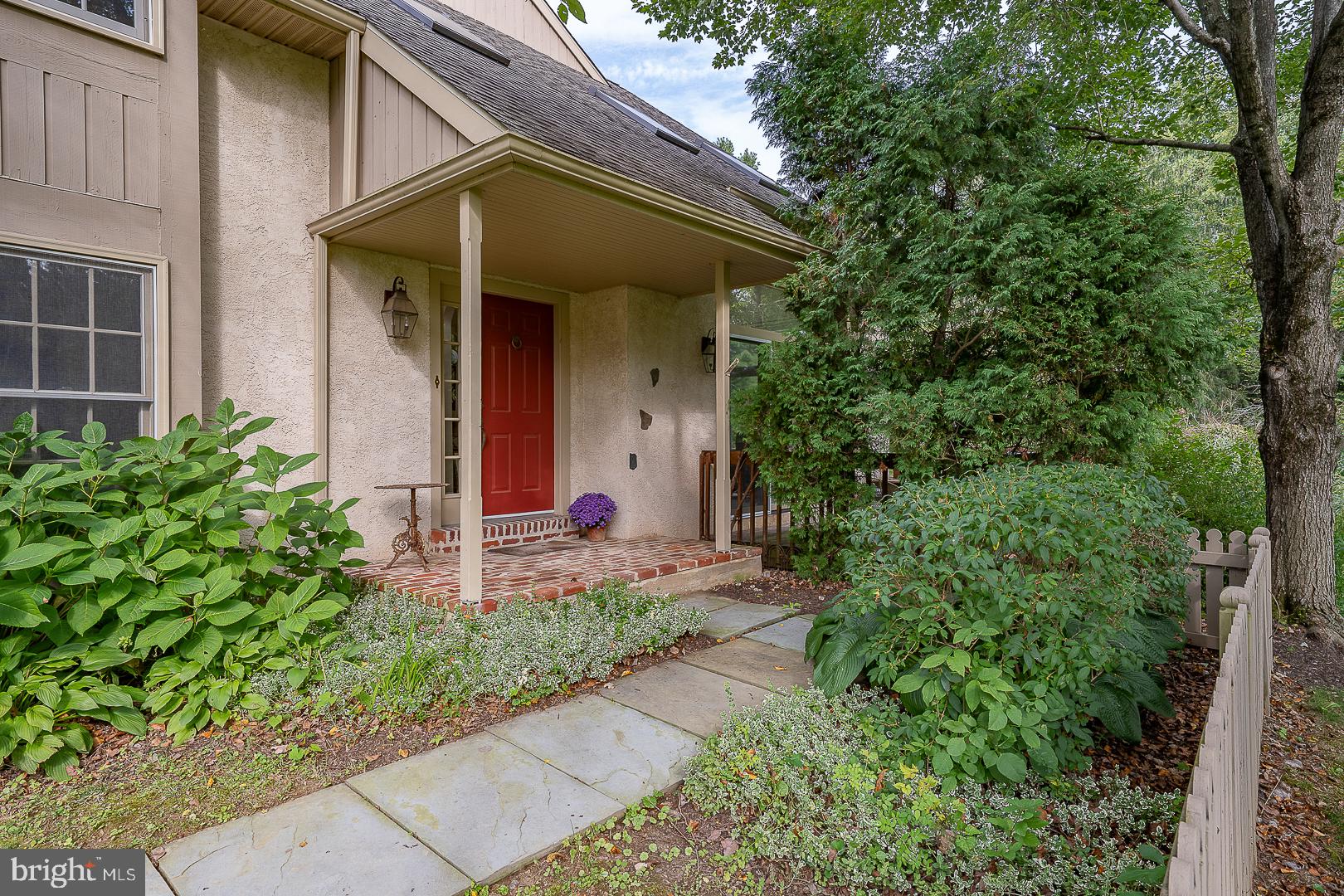 431 Chandlee Dr #233, Berwyn, PA 19312 photo