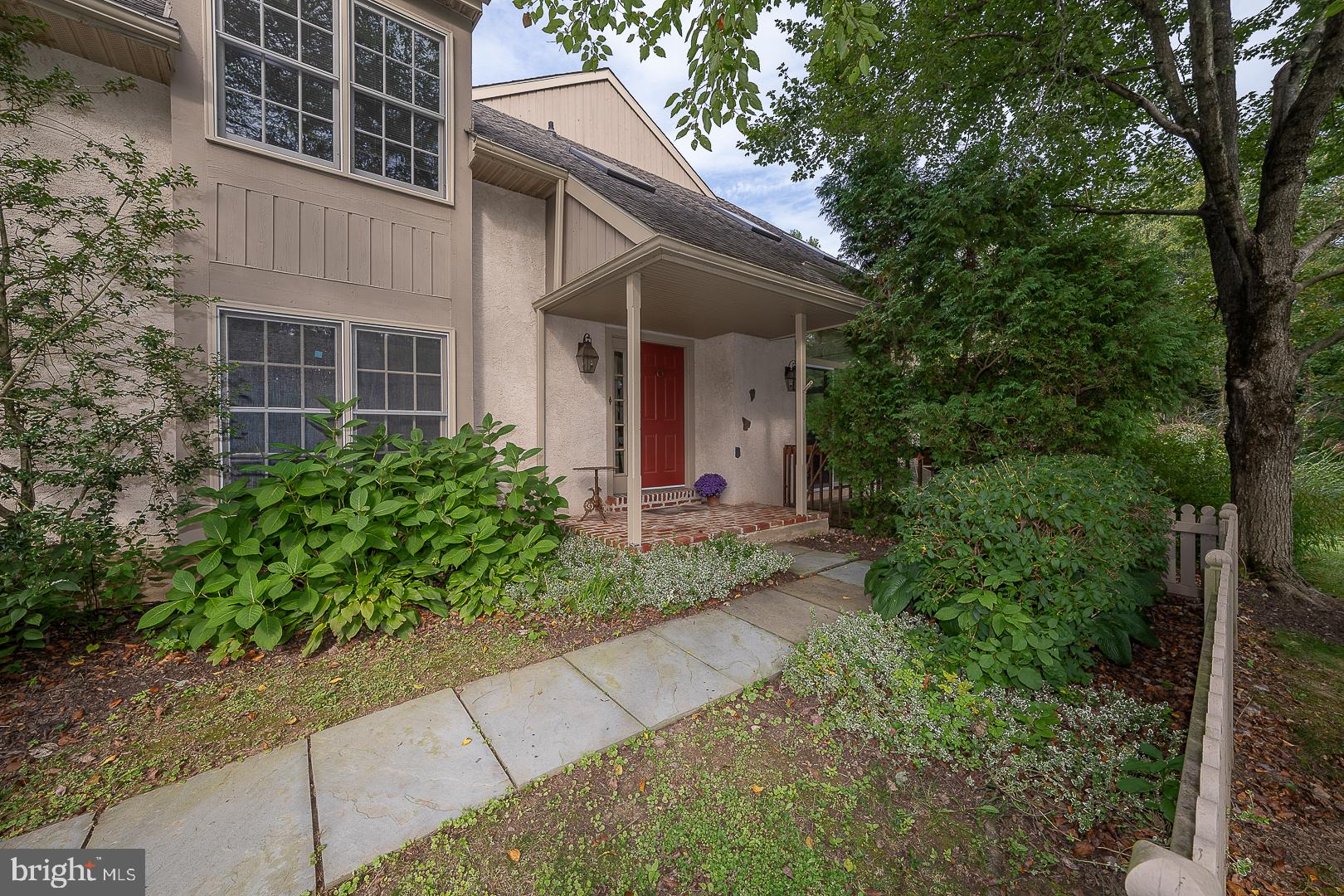 431 Chandlee Dr #233, Berwyn, PA 19312 photo