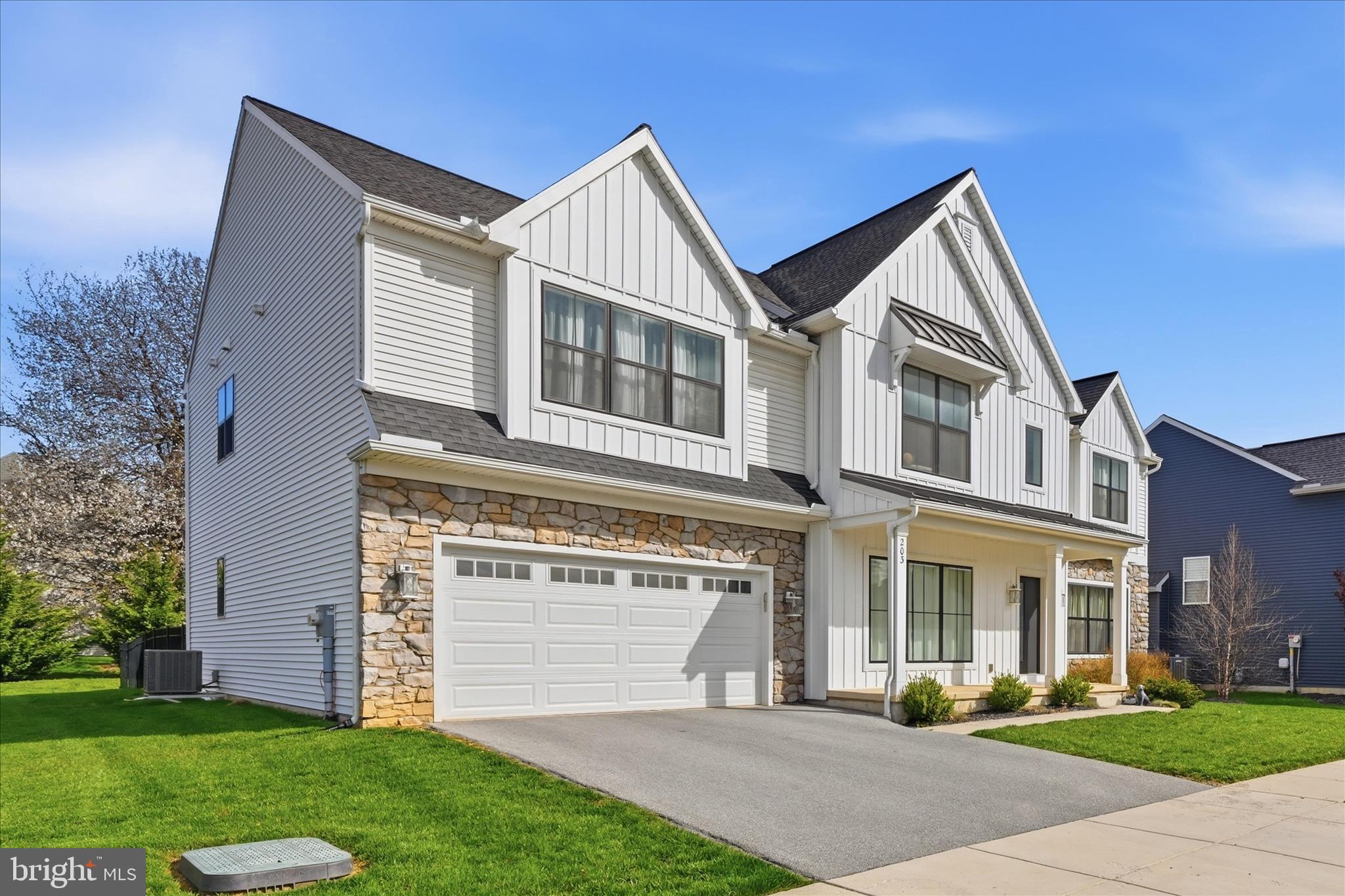 203 Wright Dr, Mechanicsburg, PA 17055 photo