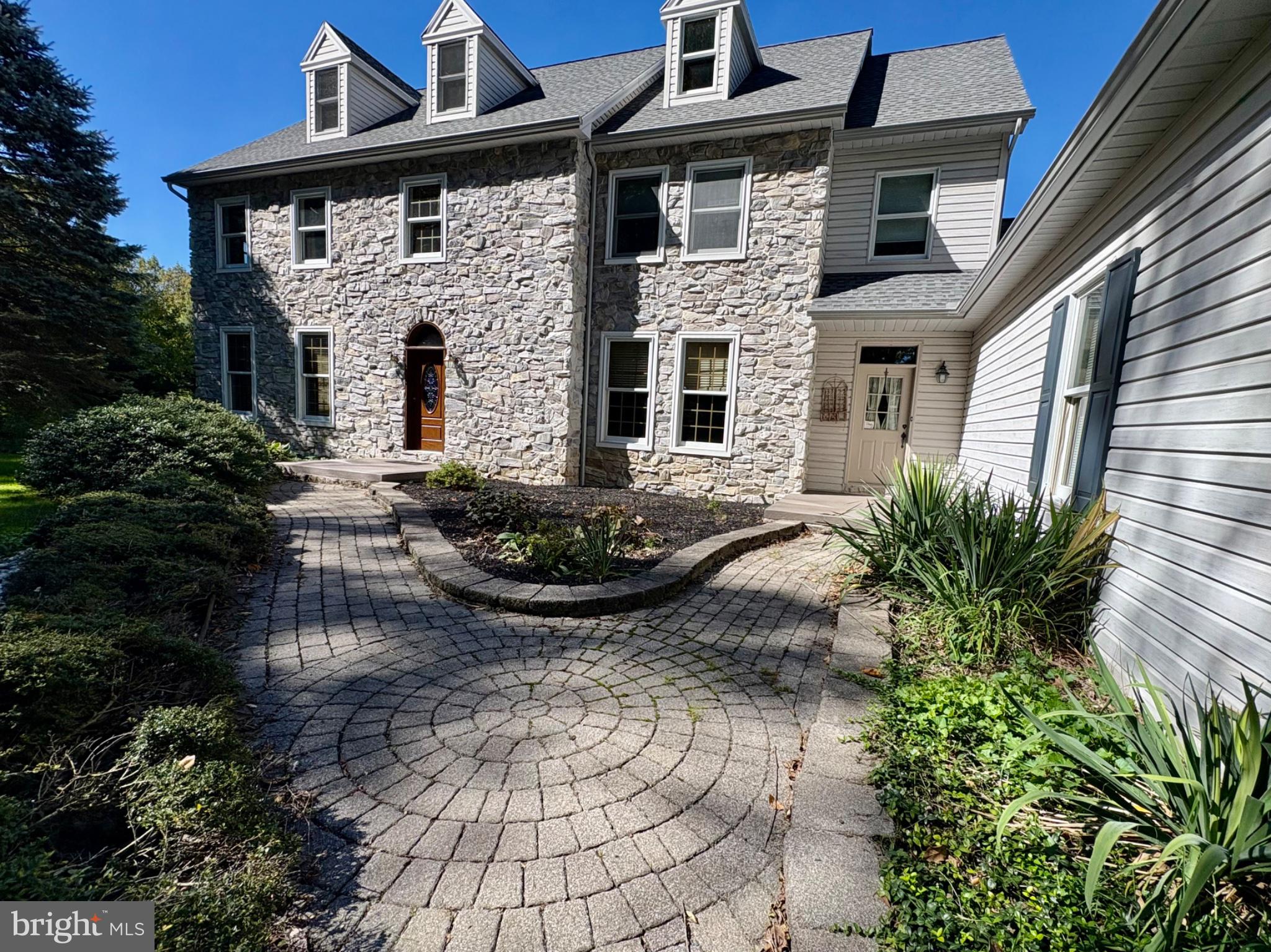 5008 Chestnuthill Rd, Center Valley, PA 18034