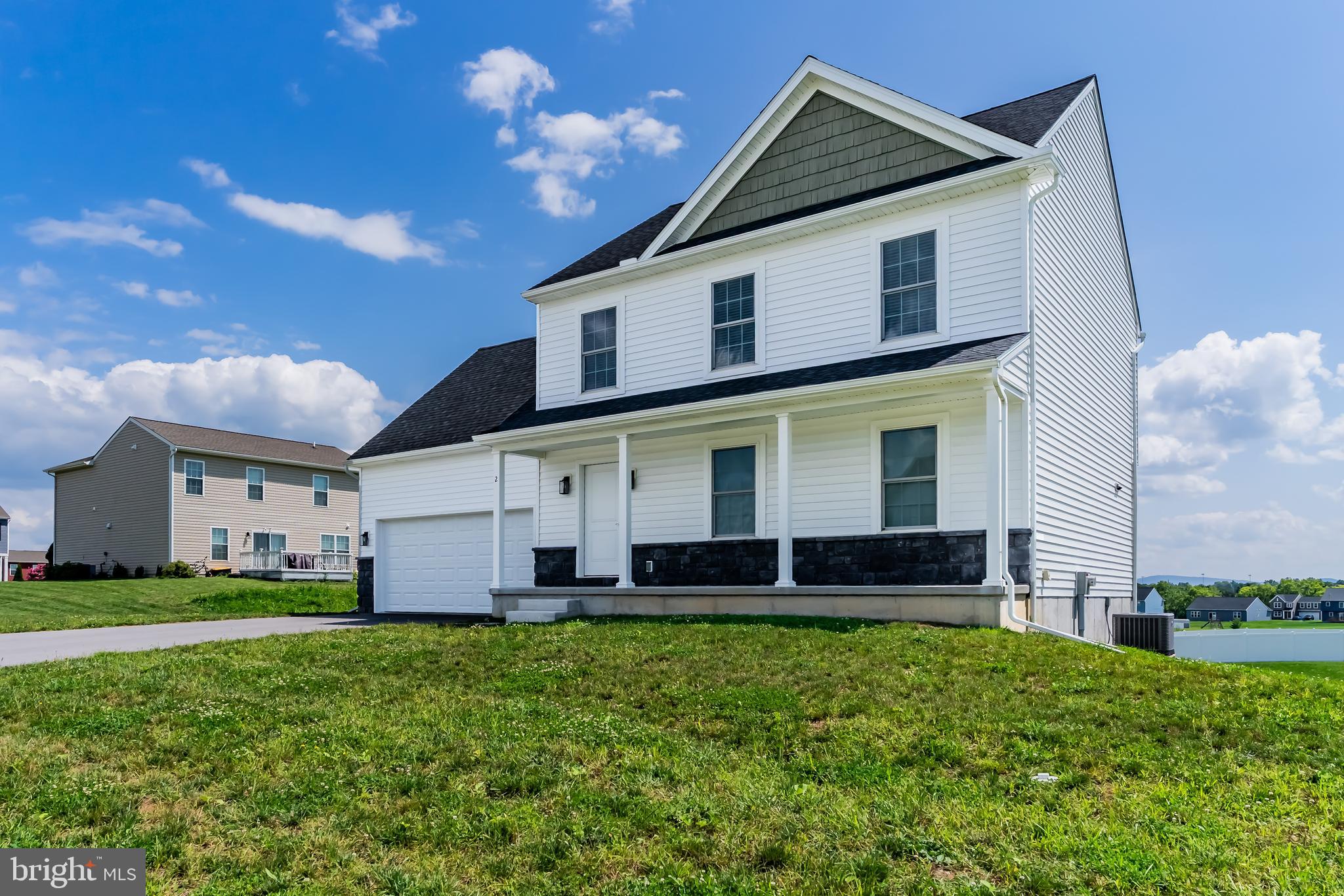 2 Brubacker Dr, Carlisle, PA 17013 photo