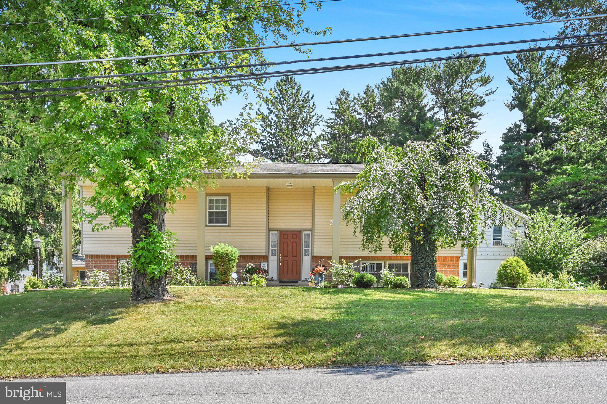 17 Furnace Rd, Wernersville, PA 19565