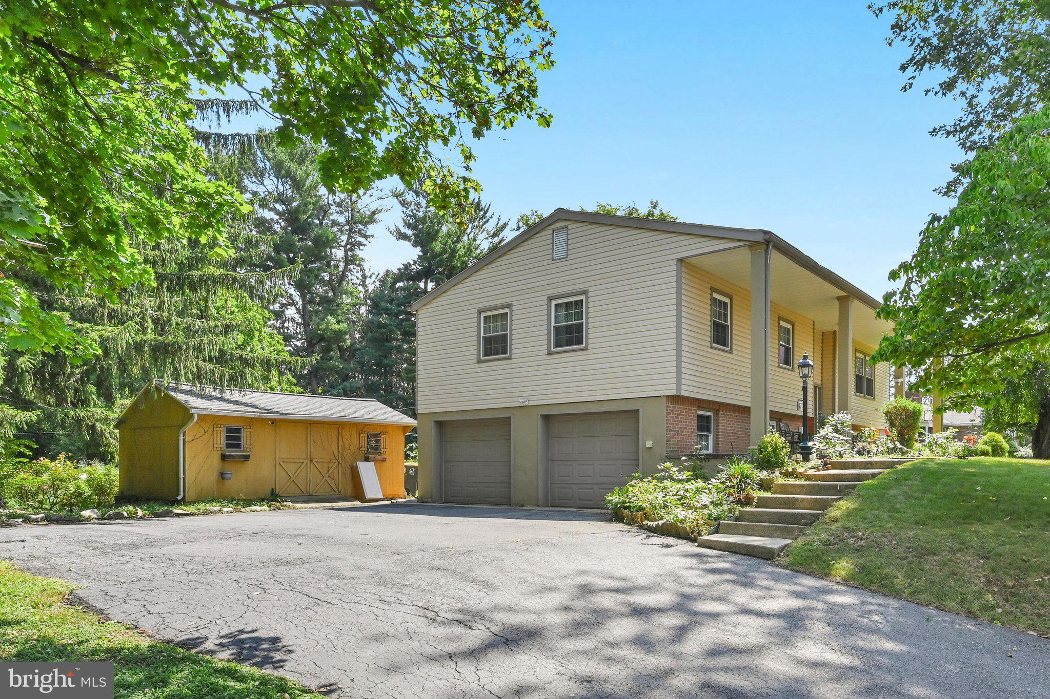 17 Furnace Rd, Wernersville, PA 19565 photo