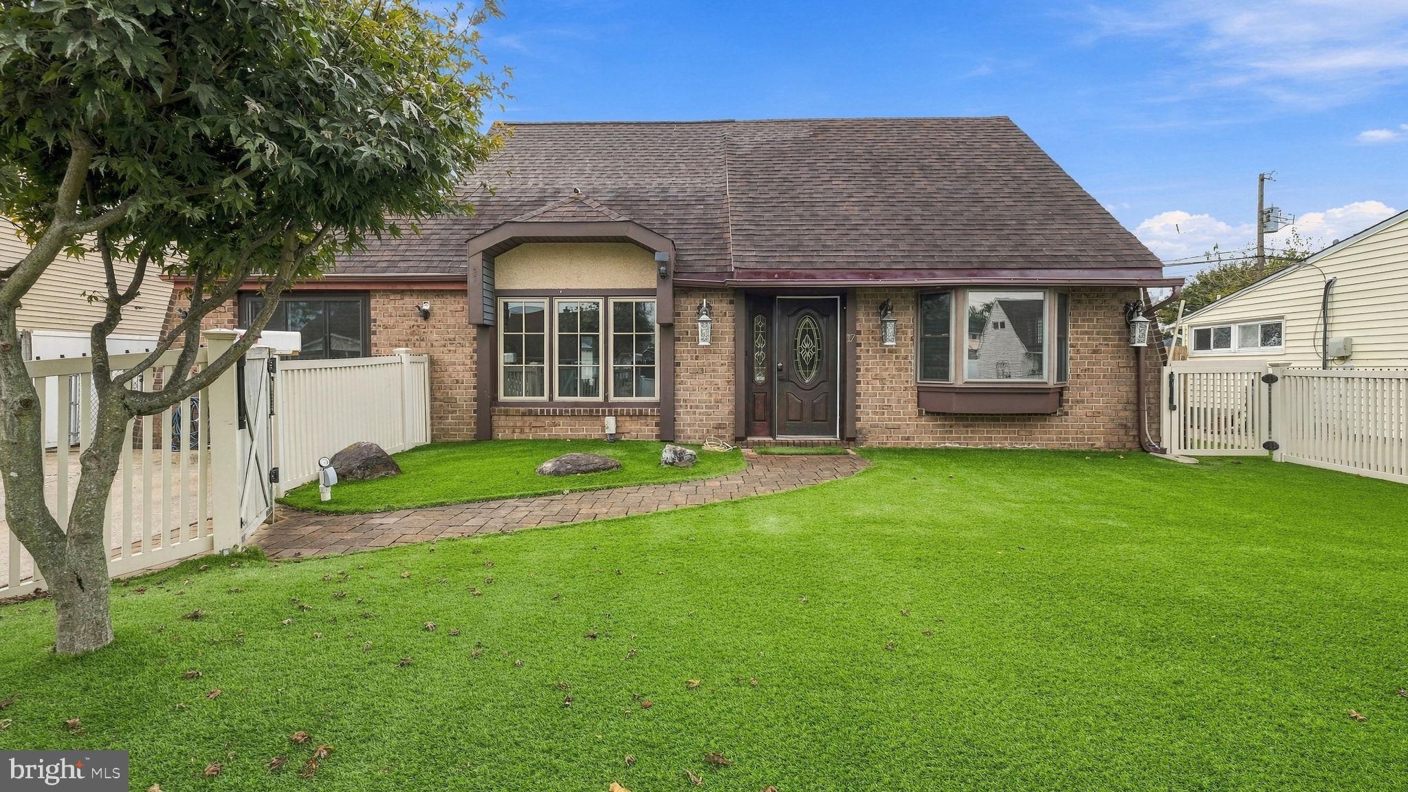 17 Jolly Ln, Levittown, PA 19055 photo