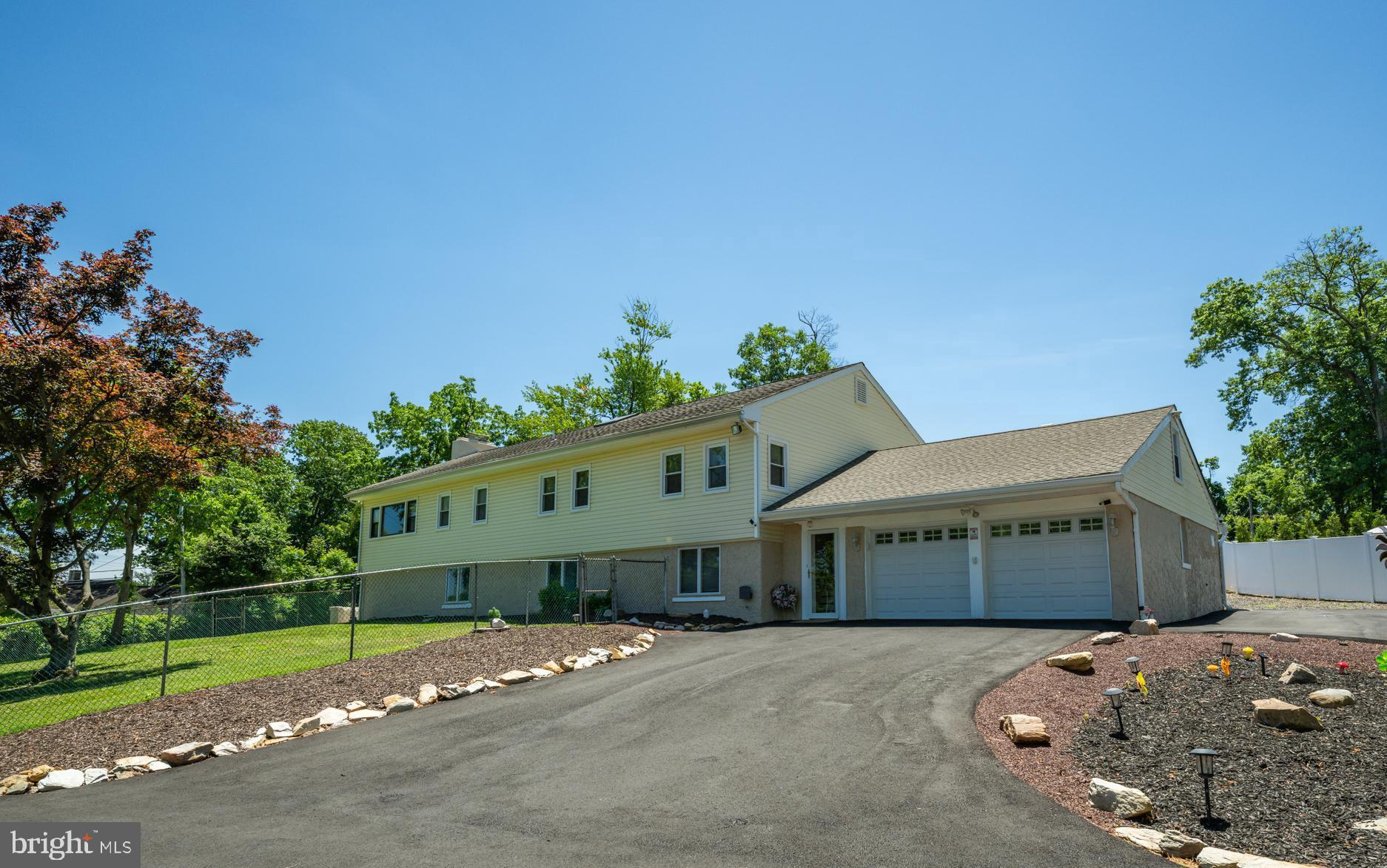 11 Williams Ln, Hadley, PA 19067