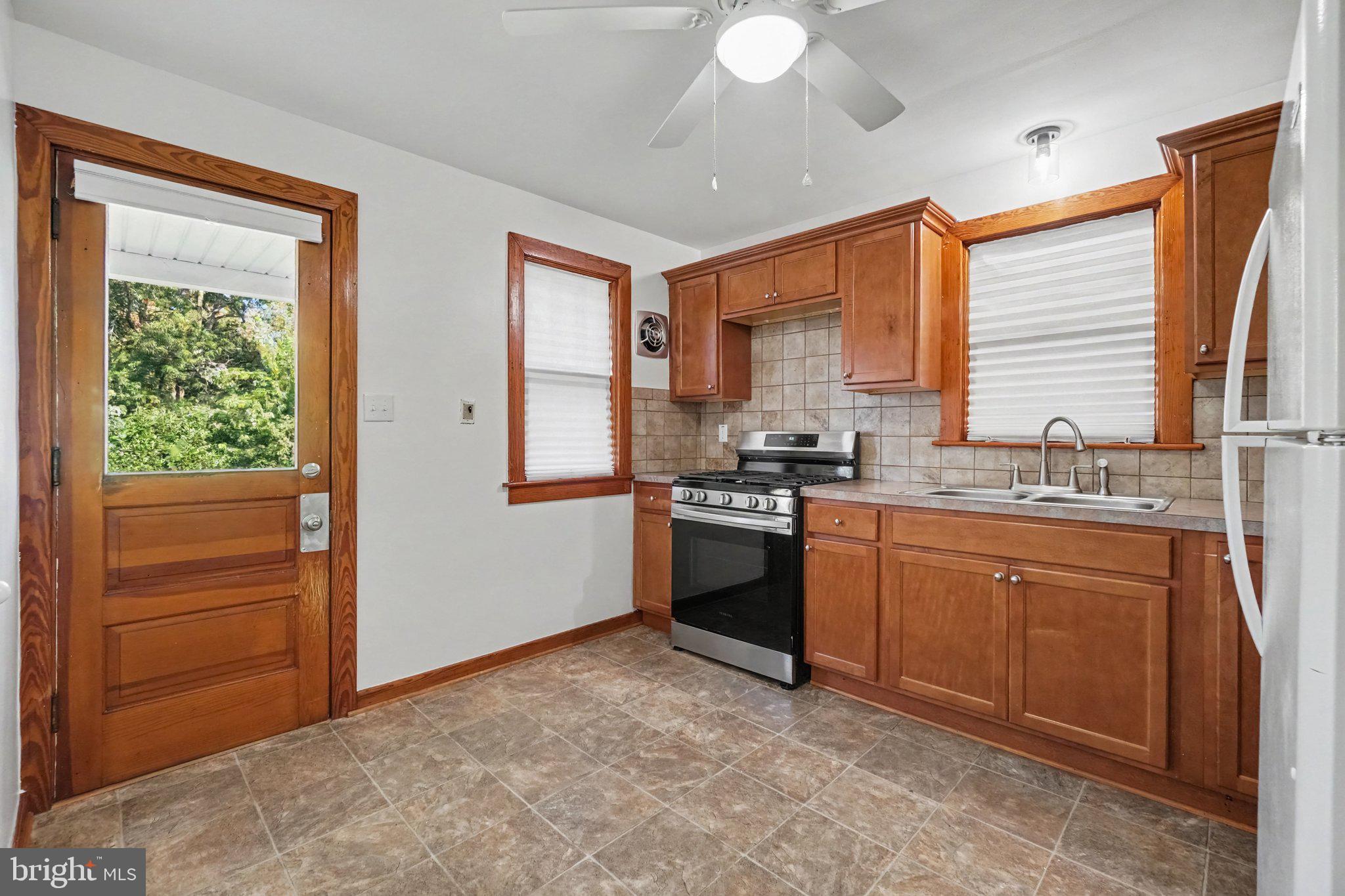 314 Mckinley Ave, Hanover, PA 17331 photo
