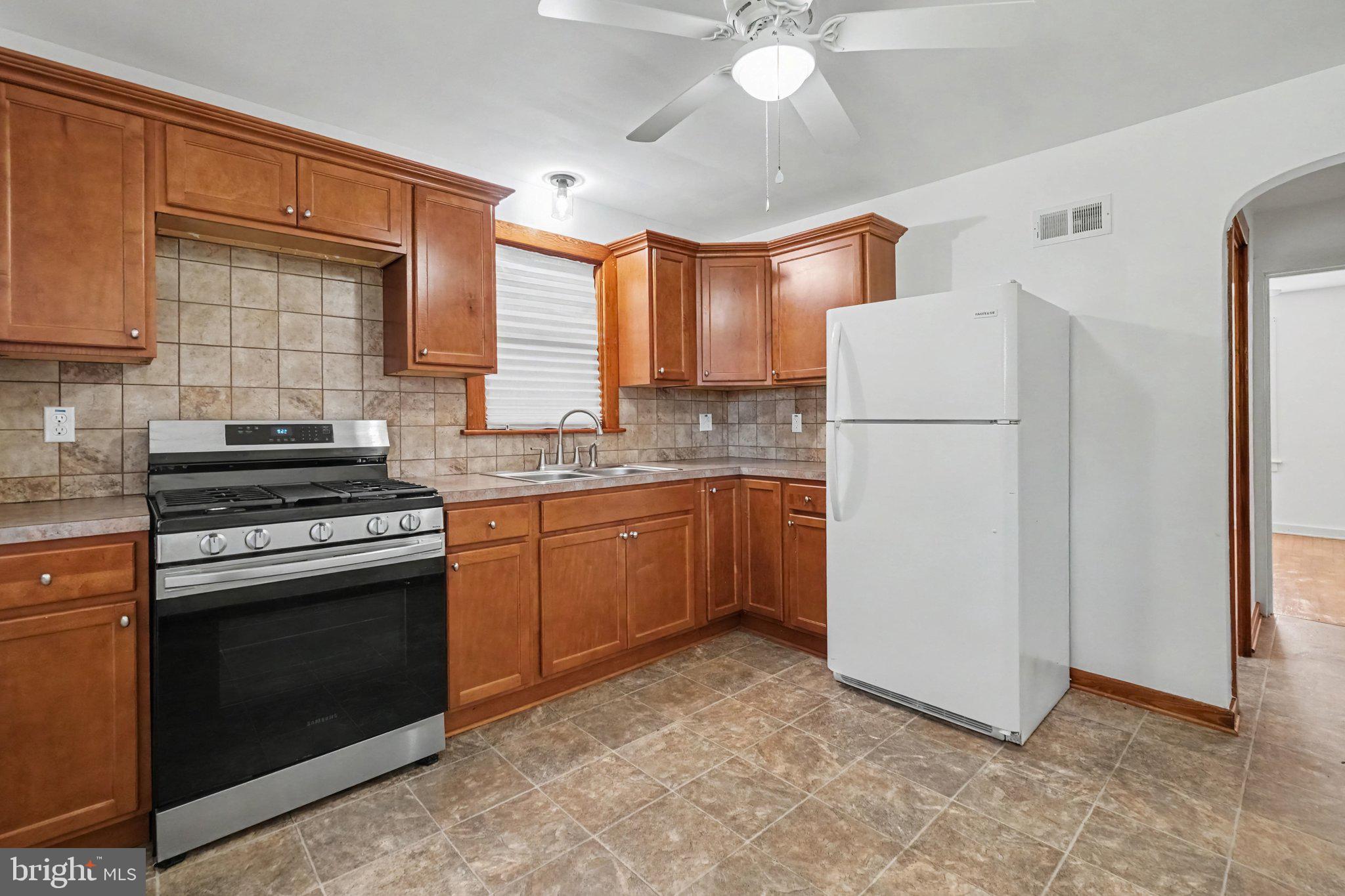 314 Mckinley Ave, Hanover, PA 17331 photo