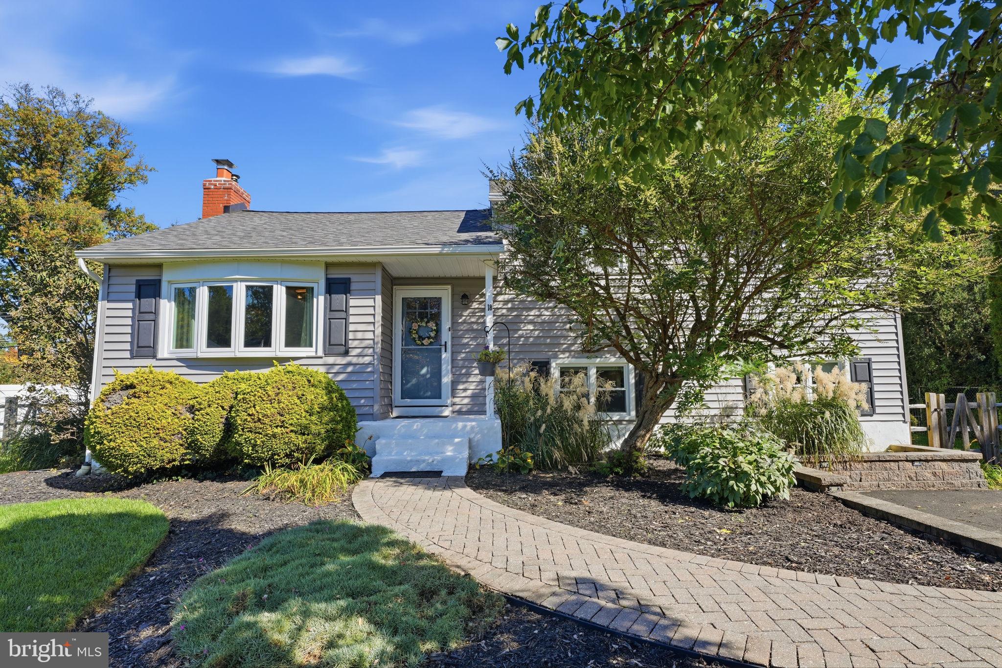 18 Oakdale Blvd, Hadley, PA 19067