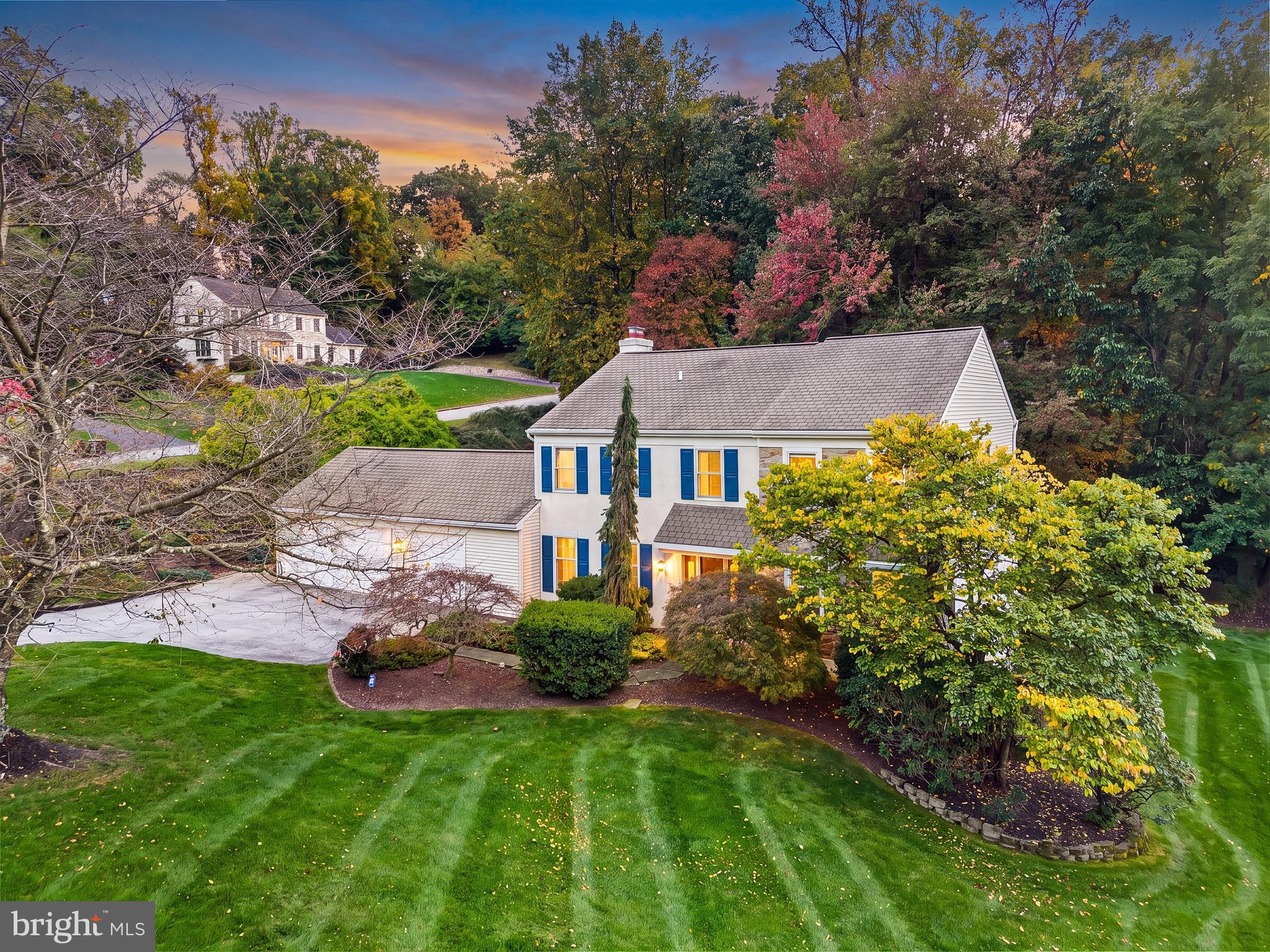 6 Oak Glen Dr, Malvern, PA 19355