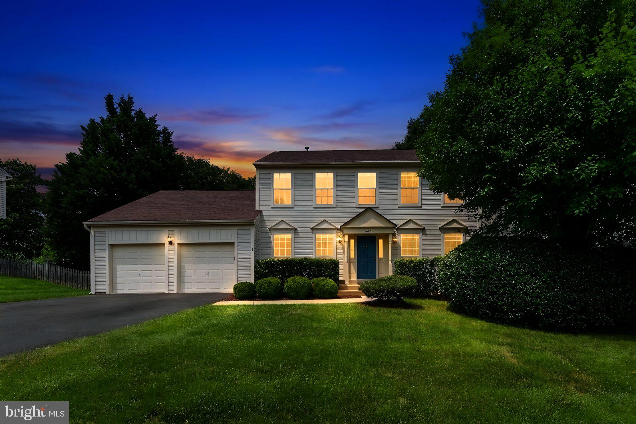 1588 Kingstream Cir, Herndon, VA 20170