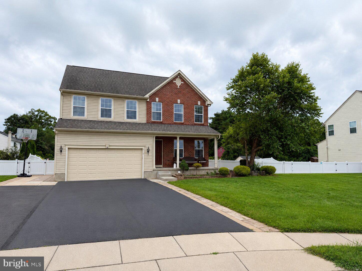 5 Goodyear Ln, Burlington, NJ 08016