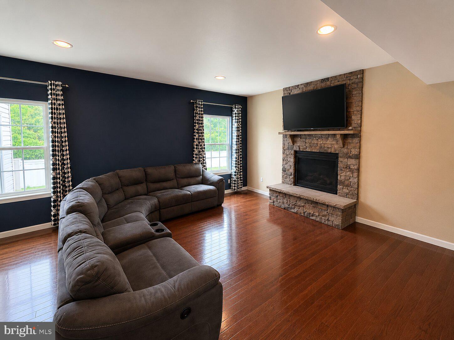 5 Goodyear Ln, Burlington, NJ 08016 photo