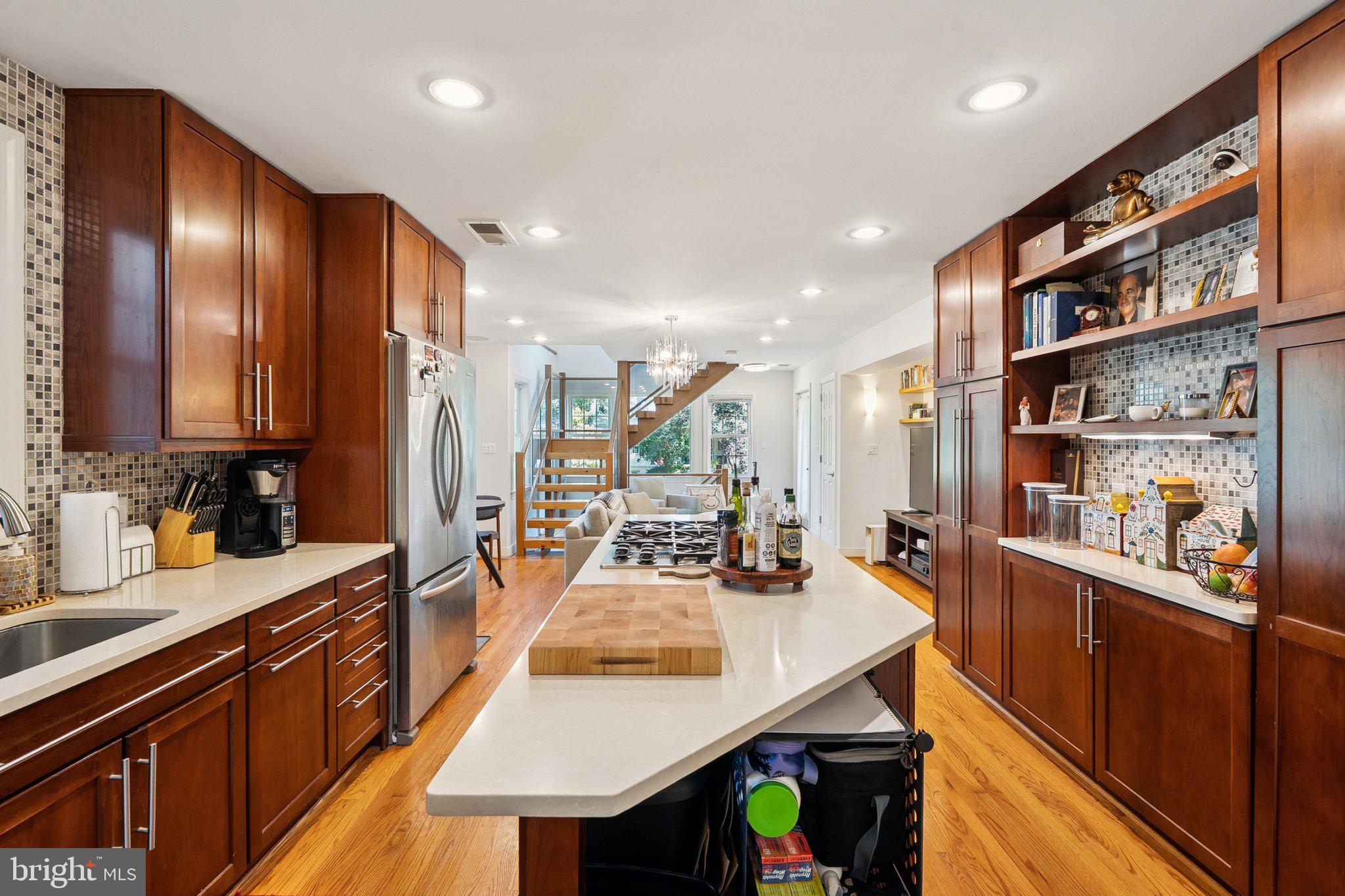 1432 Crestridge Dr, Silver Spring, MD 20910 photo