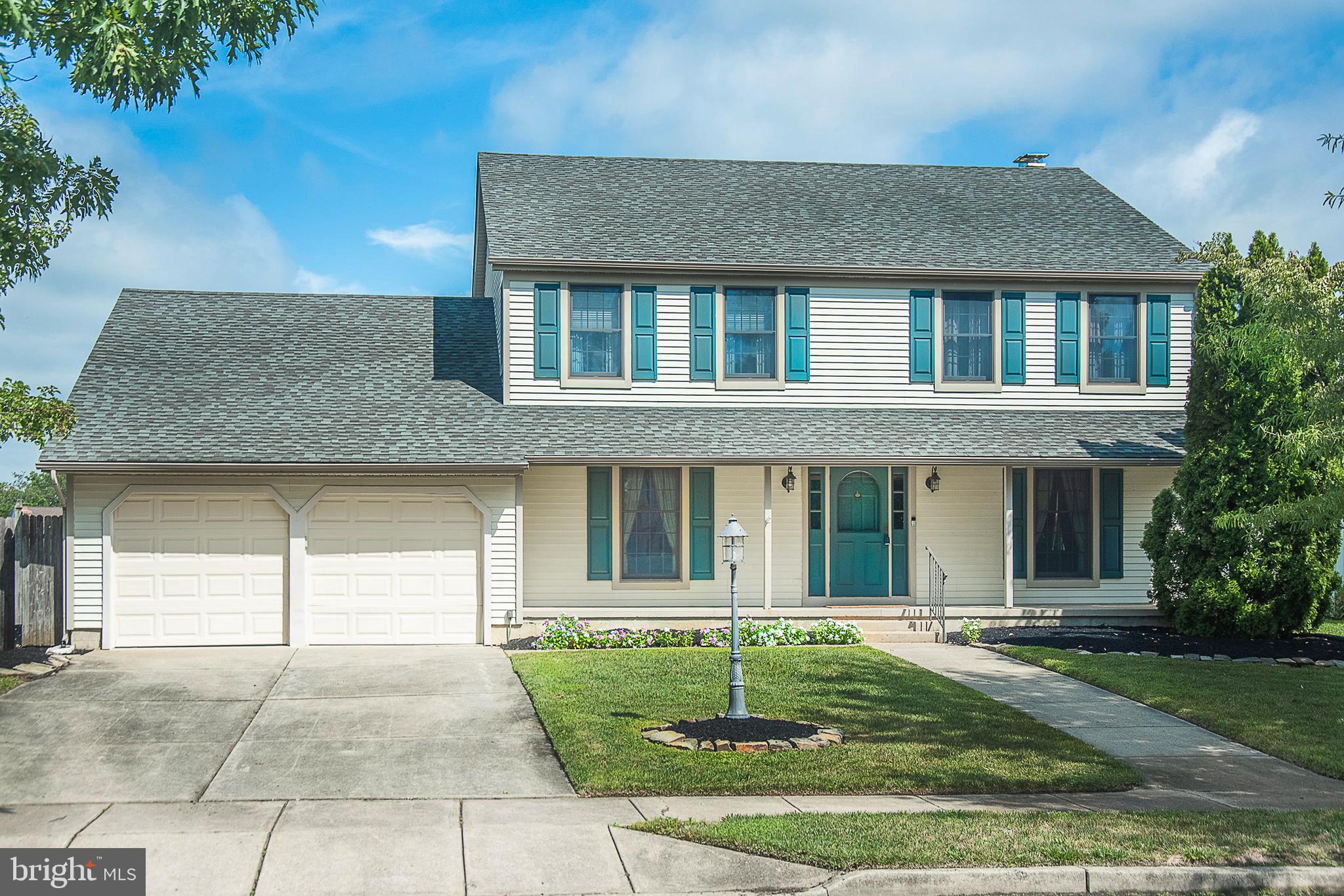 15 Saint Andrews Dr, Laurel Springs, NJ 08021