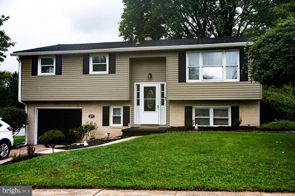 21 Fenwick Dr, Manchester, PA 17345