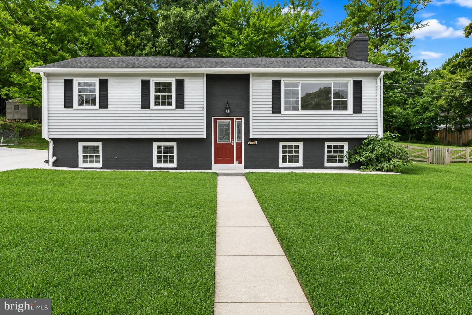 6212 Thornwood Dr, Alexandria, VA 22310