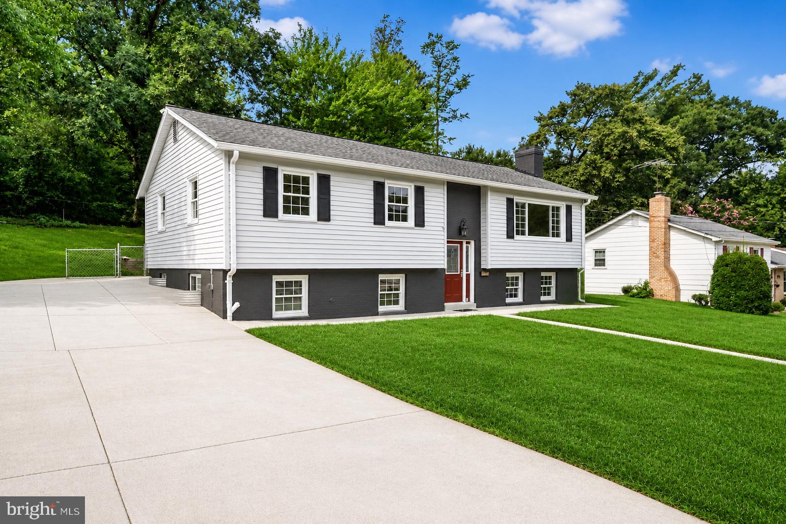 6212 Thornwood Dr, Alexandria, VA 22310 photo