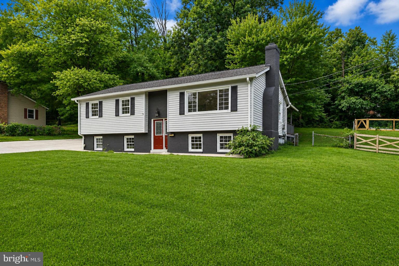 6212 Thornwood Dr, Alexandria, VA 22310 photo