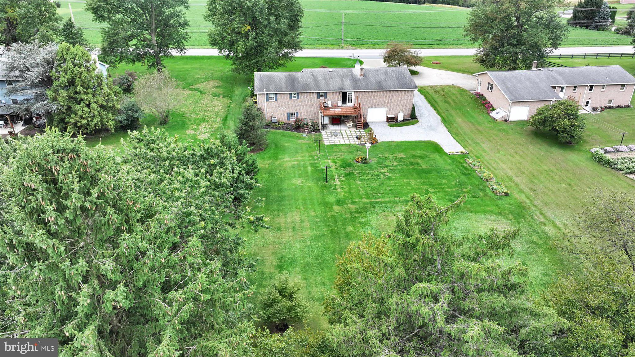 623 Lebanon Rd, Manheim, PA 17545 photo