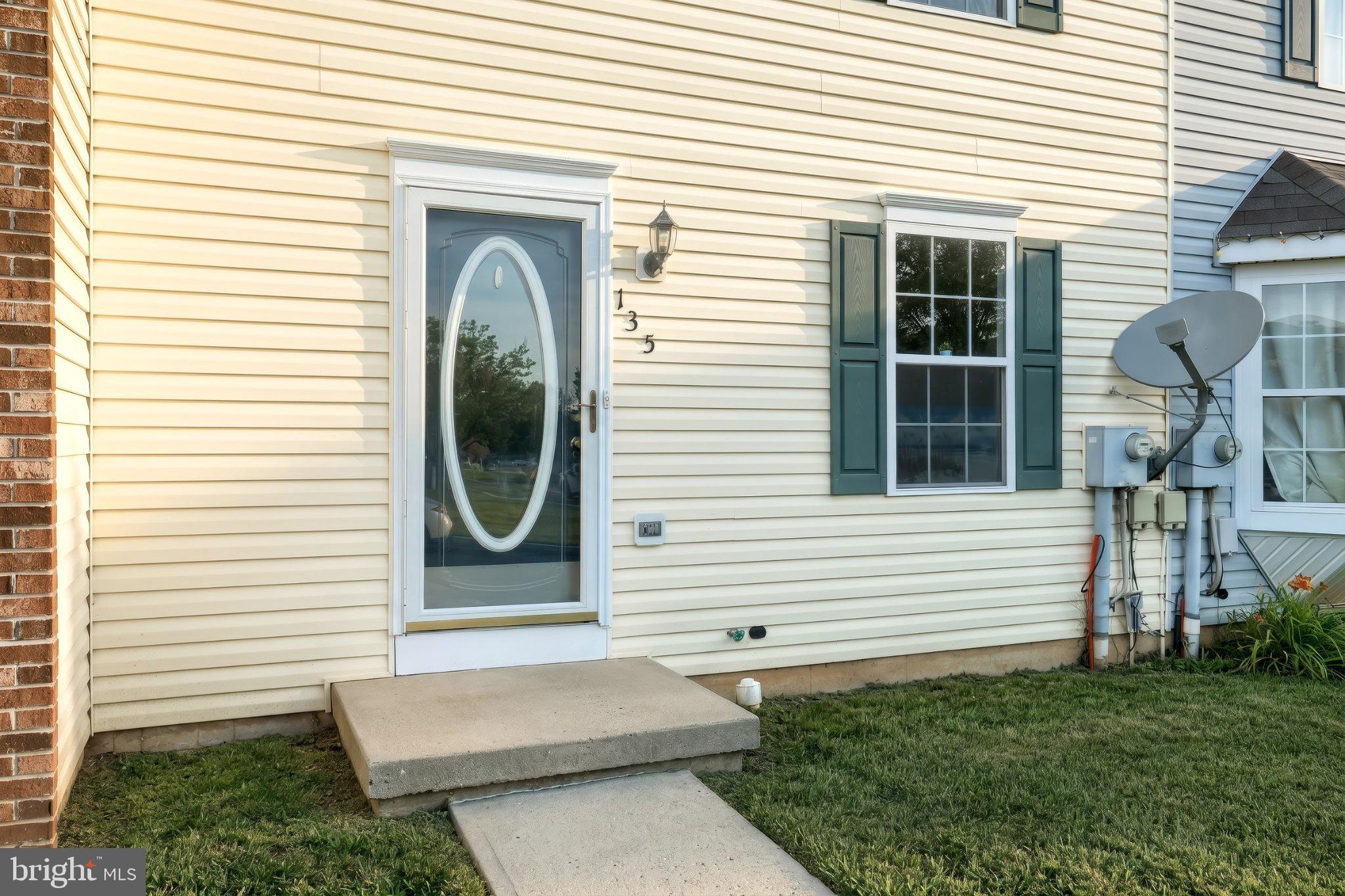 135 Apple Grove Ln, Littlestown, PA 17340 photo