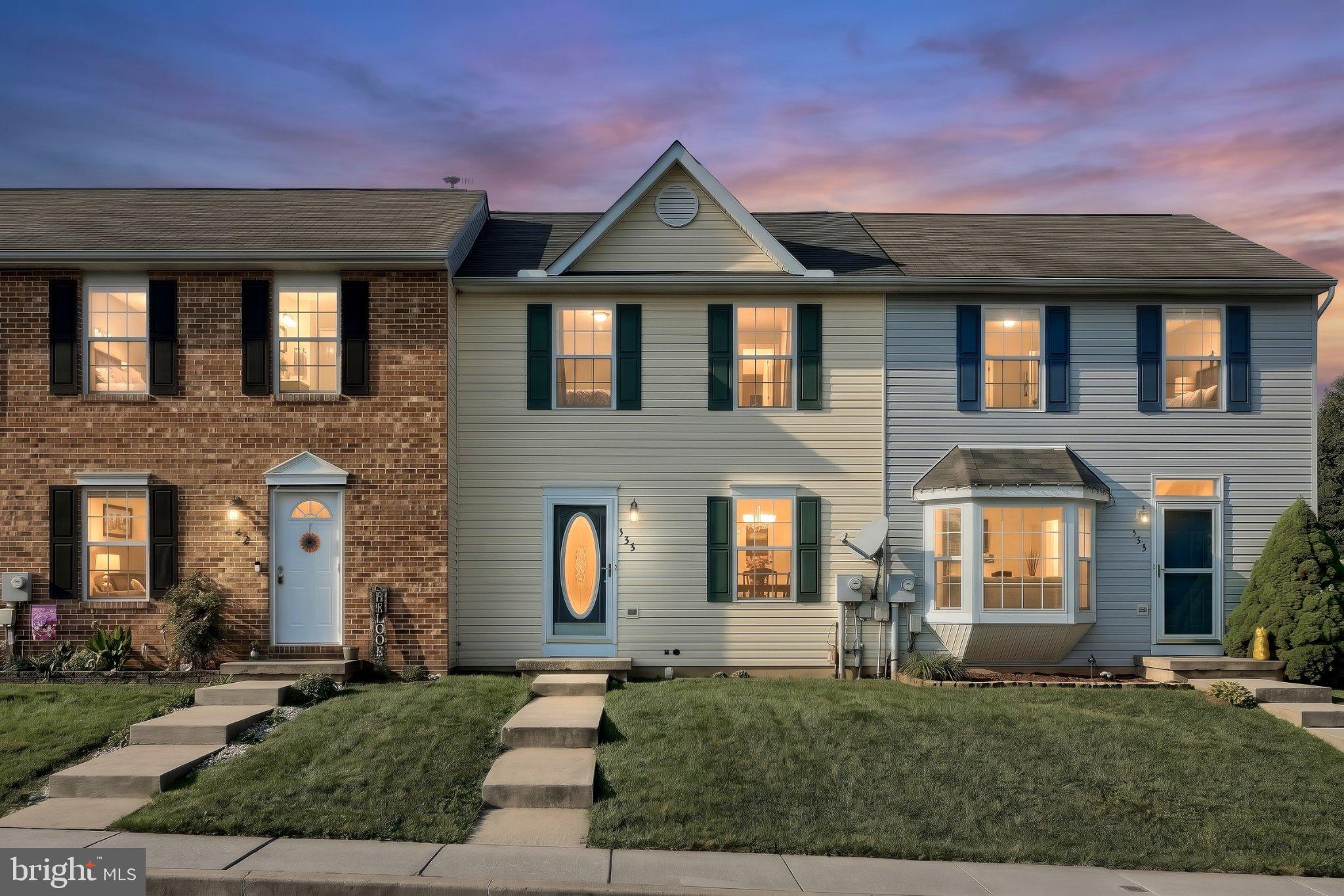 135 Apple Grove Ln, Littlestown, PA 17340