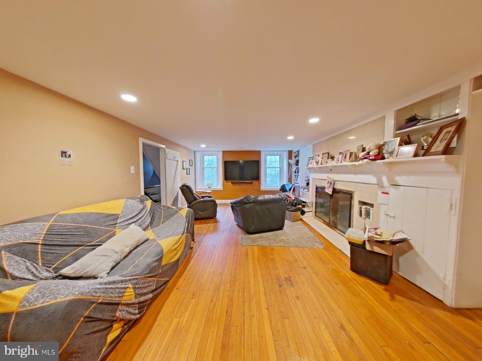 950 Chelten Hills Dr, Wyncote, PA 19095 photo