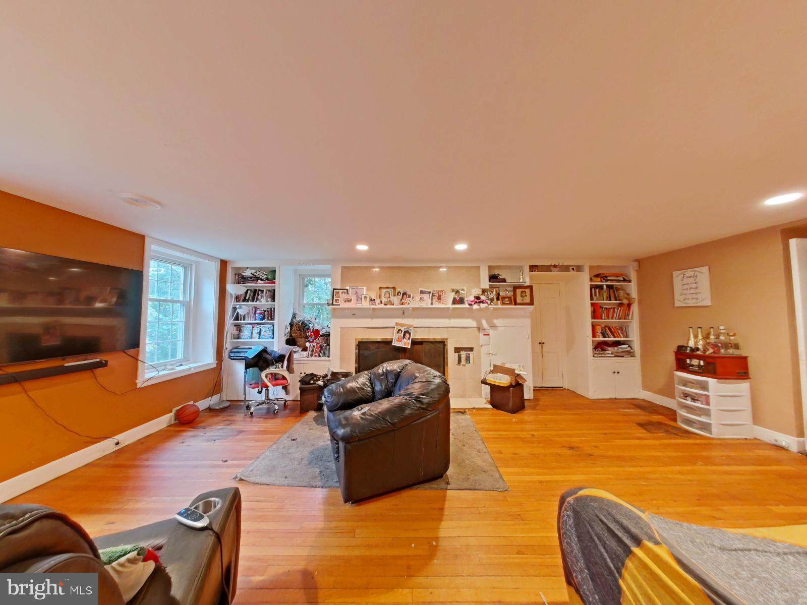 950 Chelten Hills Dr, Wyncote, PA 19095 photo