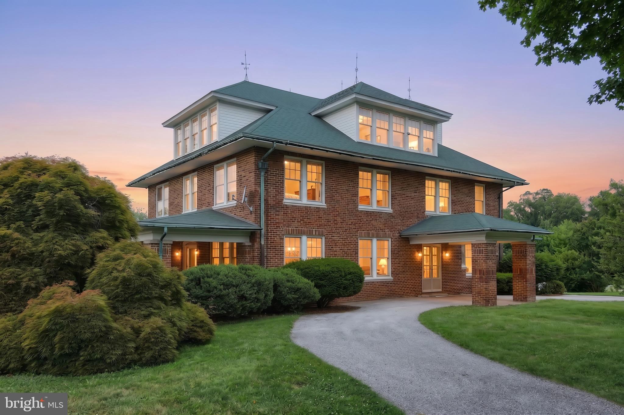 41 Main St, Fawn Grove, PA 17321