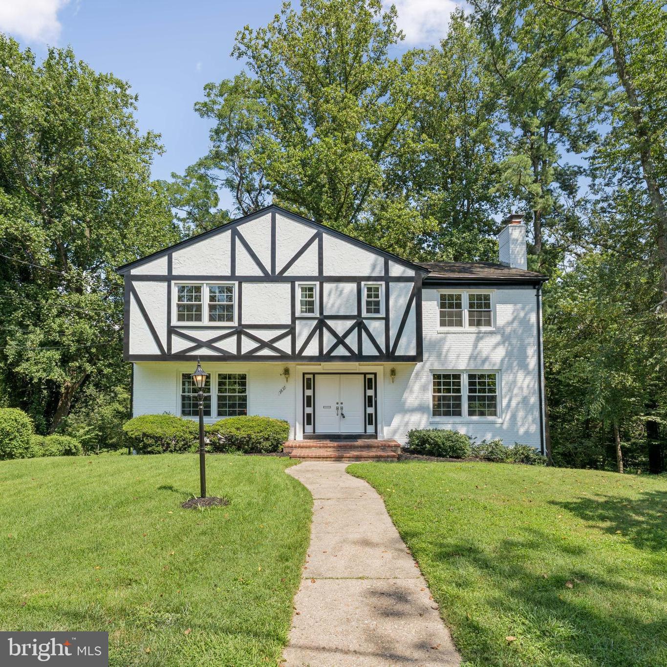 2827 Ellicott St, Washington, DC 20008