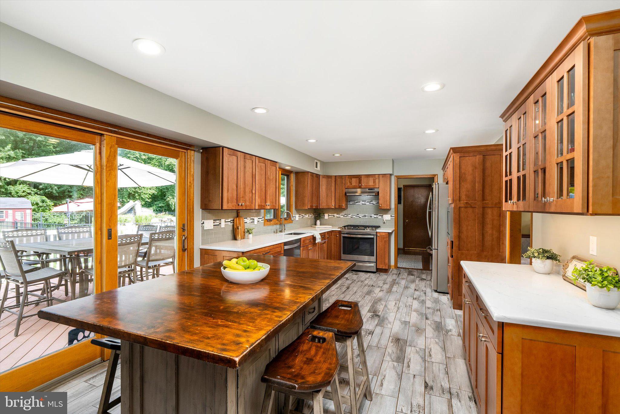 10 Timber Wolf Dr, Hampton, NJ 08620 photo