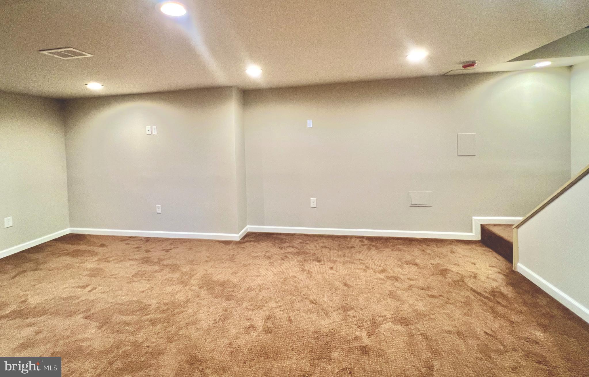10 Timber Wolf Dr, Hampton, NJ 08620 photo