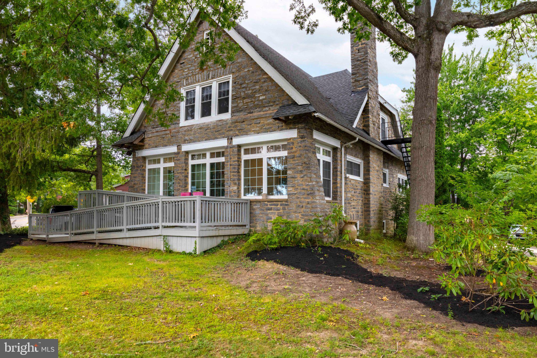 1564 Edge Hill Rd, Abington, PA 19001 photo