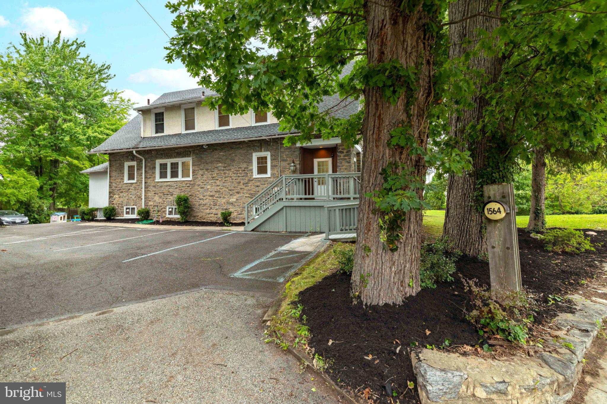 1564 Edge Hill Rd, Abington, PA 19001 photo