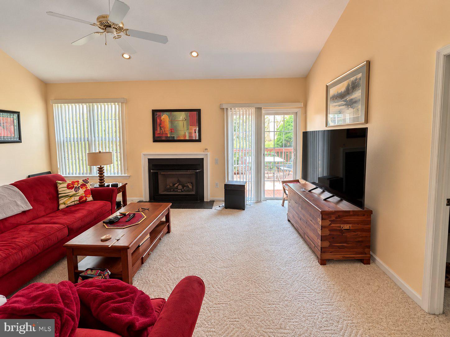 48 Wheatsheaf Ln, Norristown, PA 19403 photo