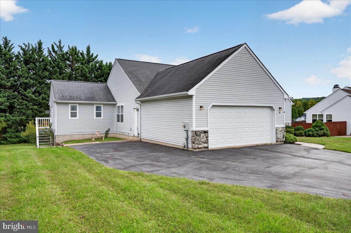 3 Cobblefield Dr, Newark, DE 19713 photo
