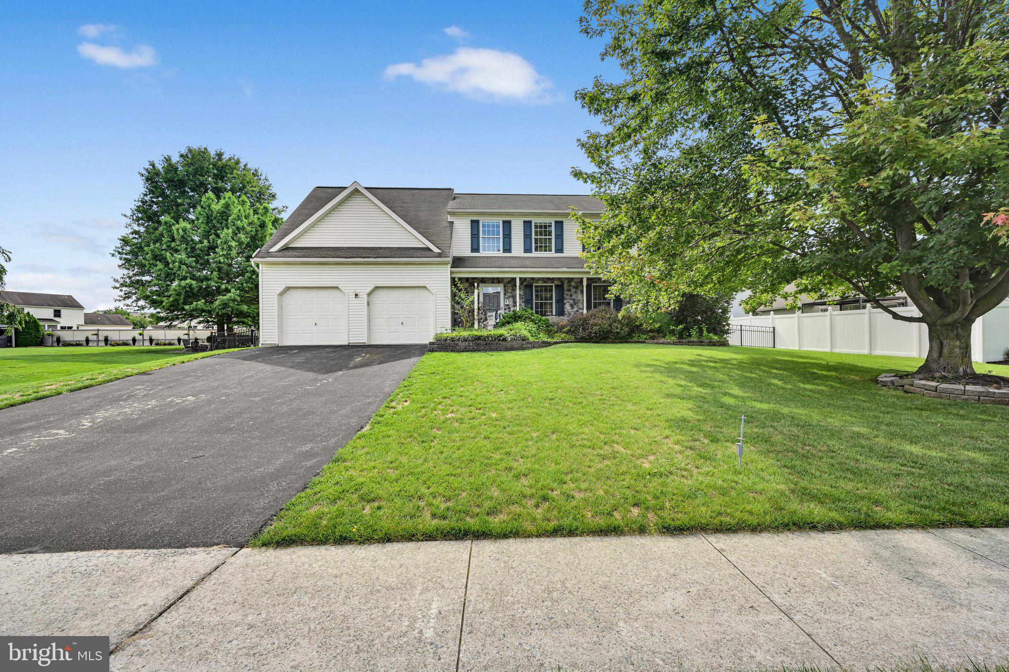 685 Coachman Ln, Palmyra, PA 17078