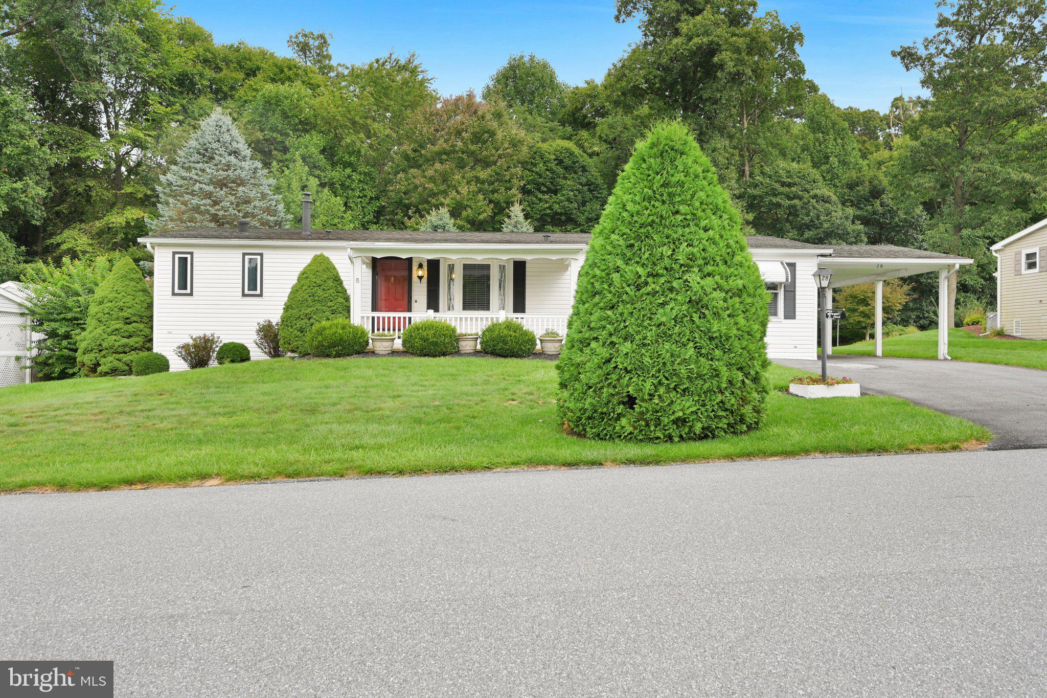 28 Aspen Dr, Manheim, PA 17545