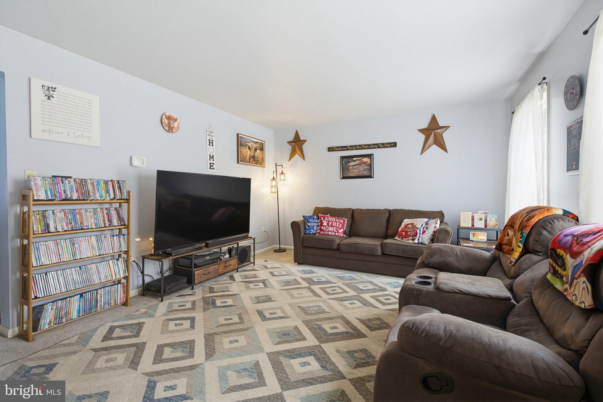 691 Topaz Dr, Lancaster, PA 17603 photo