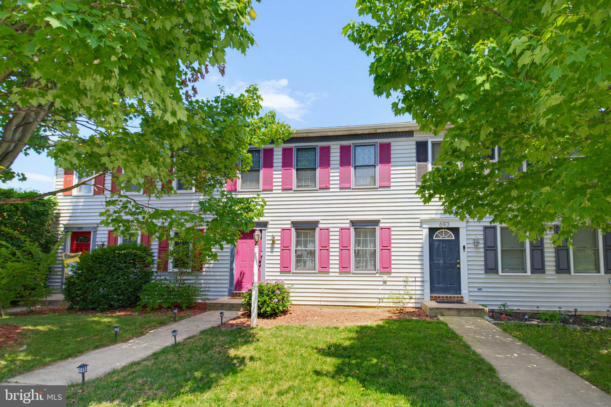 691 Topaz Dr, Lancaster, PA 17603
