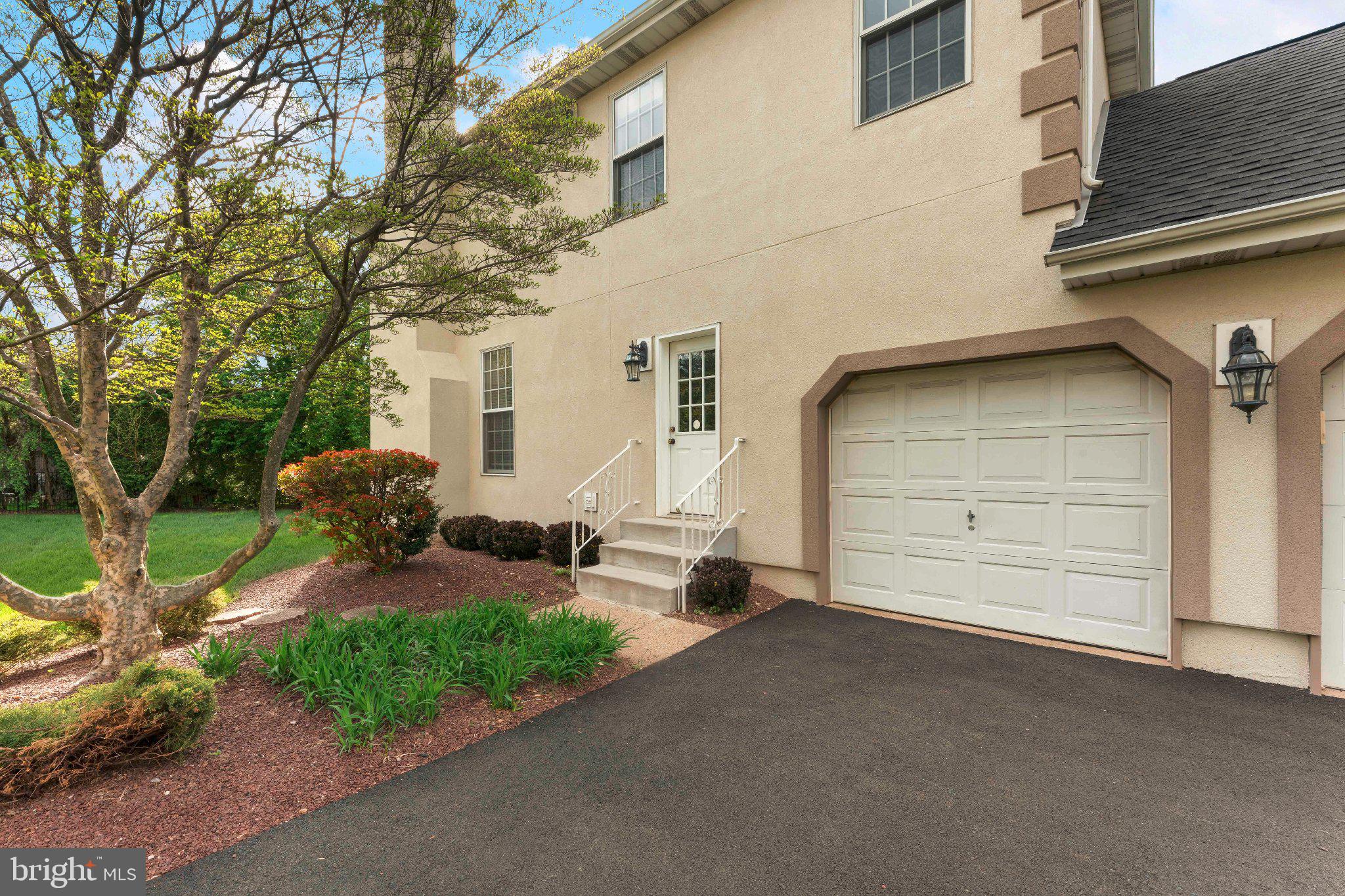 672 Korisa Dr, Huntingdon Valley, PA 19006 photo