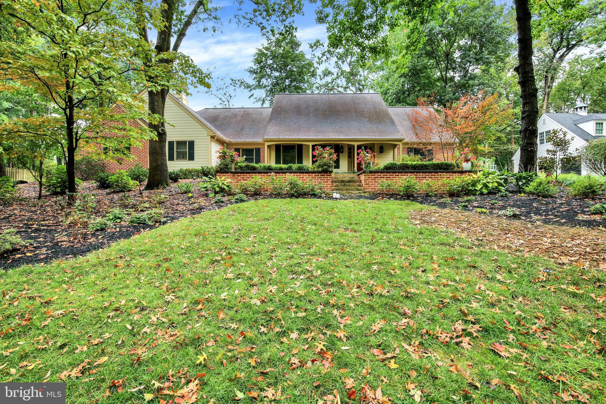 1059 Hunters Path, Lancaster, PA 17601