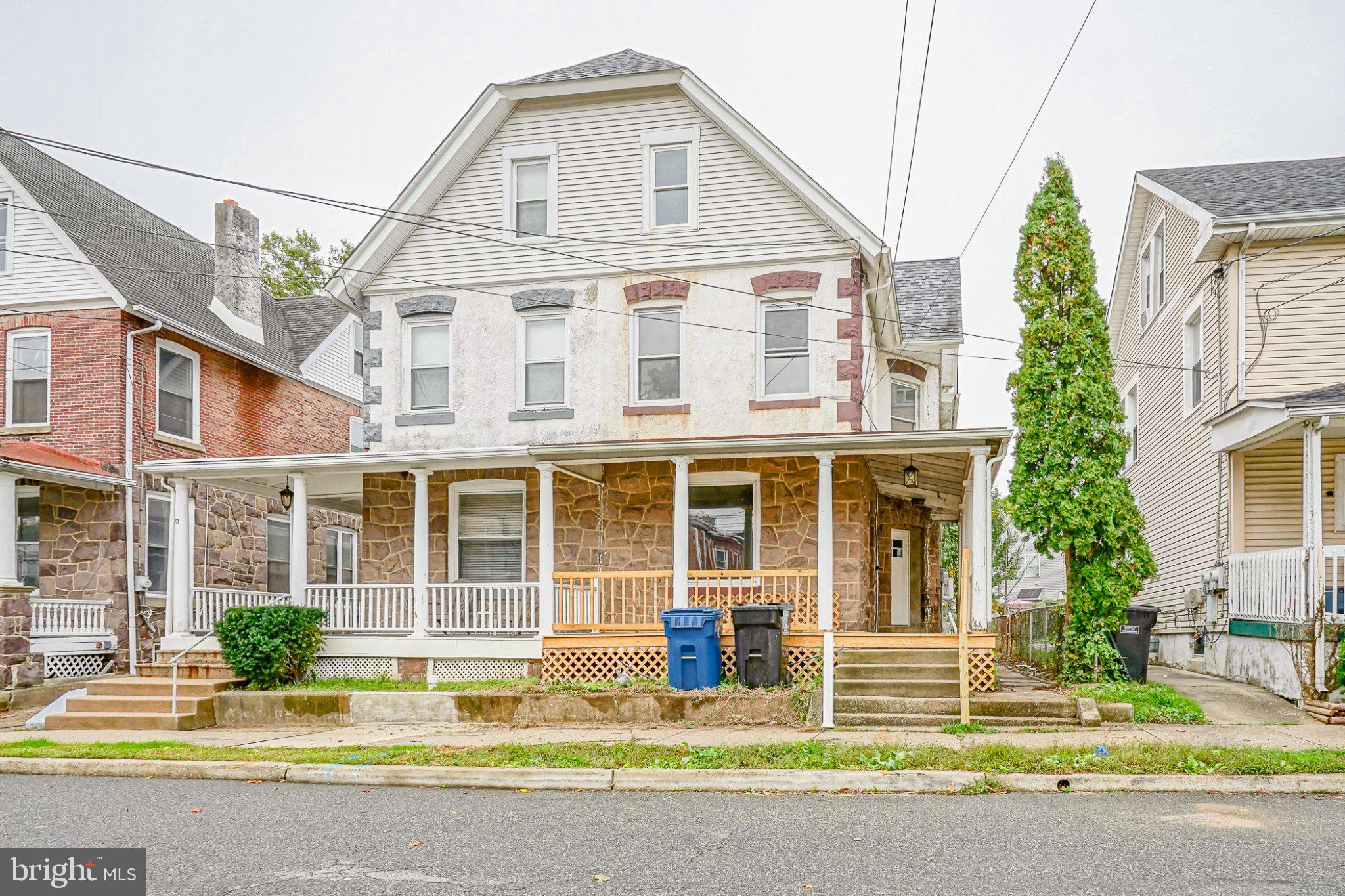 21 Hopkins St, Woodbury, NJ 08096