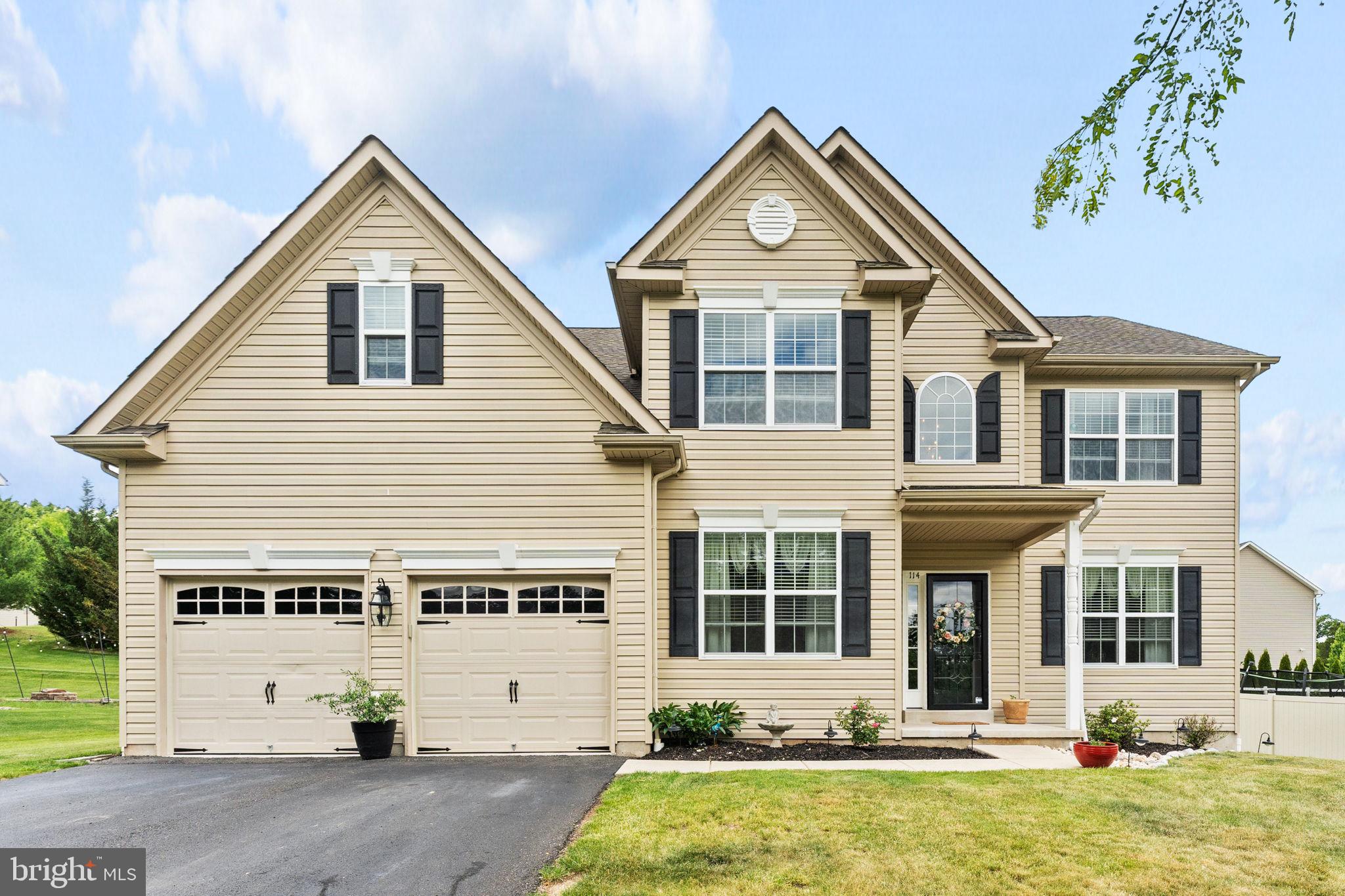 114 Lawrence Dr, Gilbertsville, PA 19525
