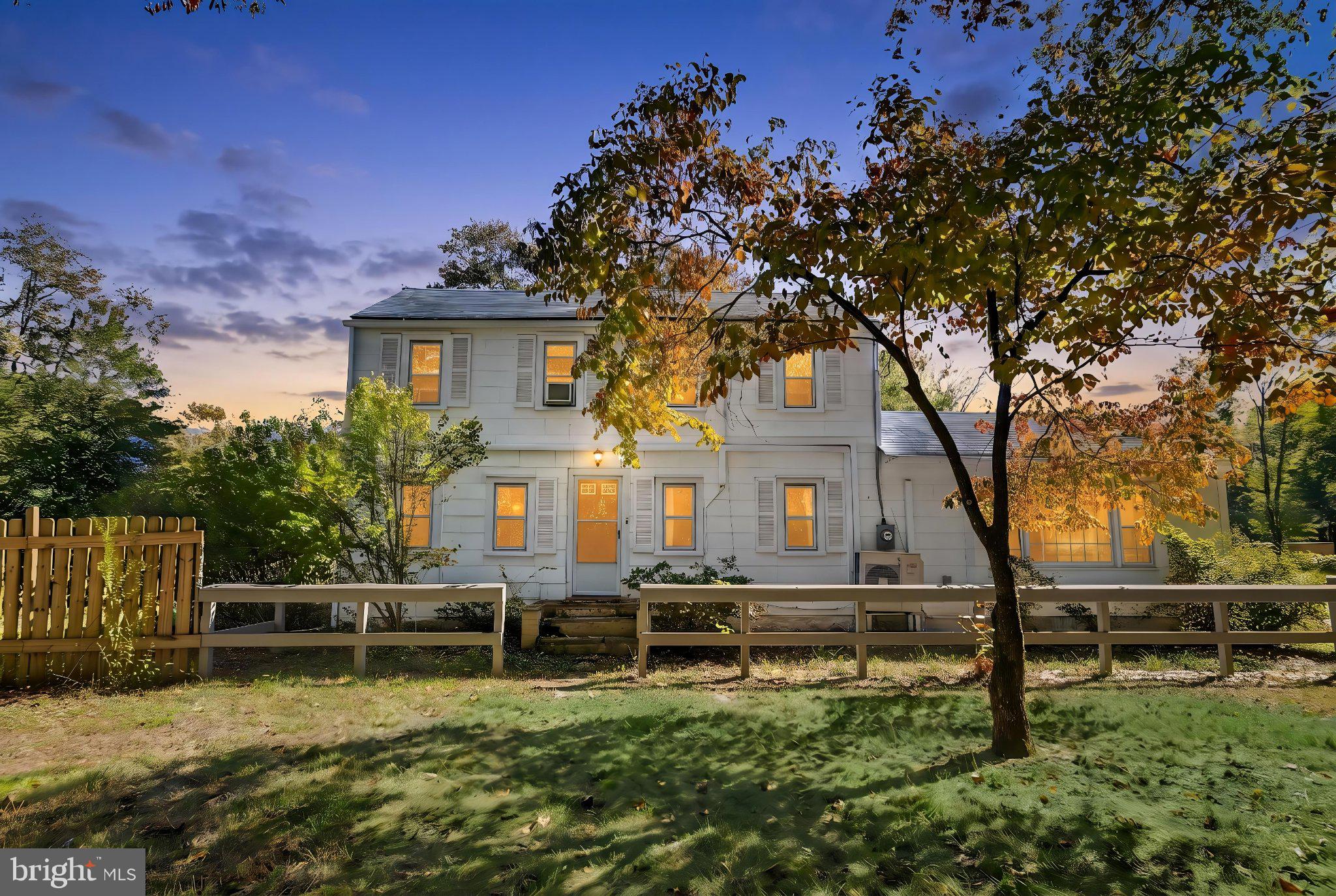 8 Shinney Ln, Lawrenceville, NJ 08648